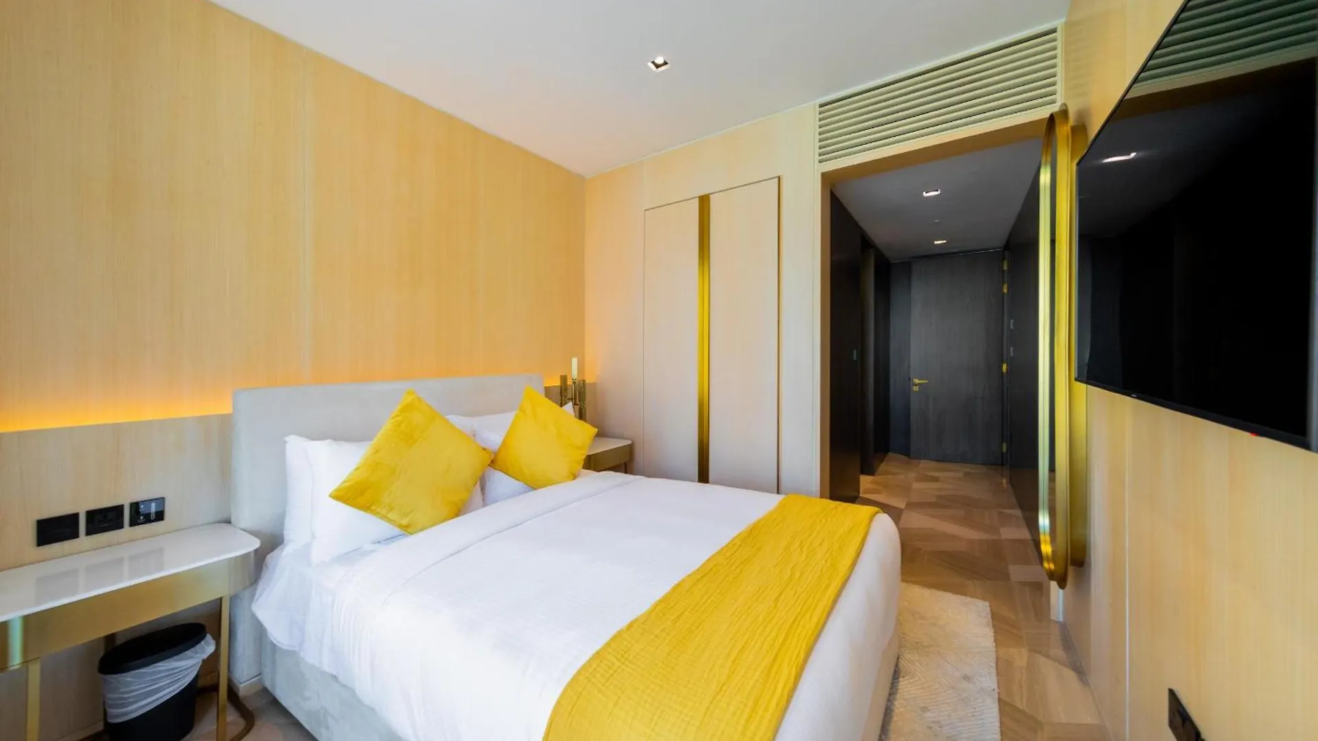 Superluxury Apartment In Five Palm, Pool & Beach Access Dubai