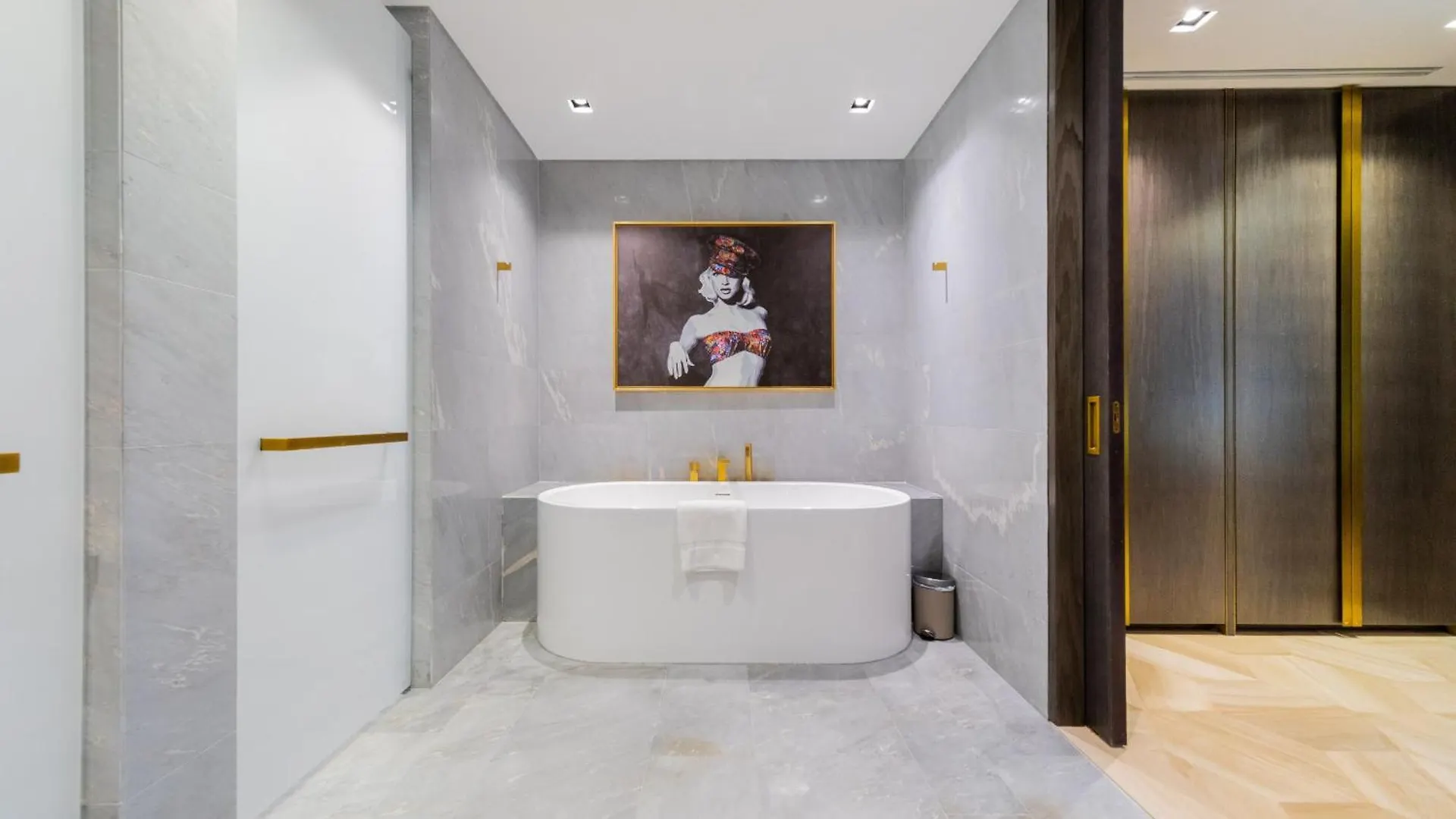 Superluxury Apartment In Five Palm, Pool & Beach Access Dubai