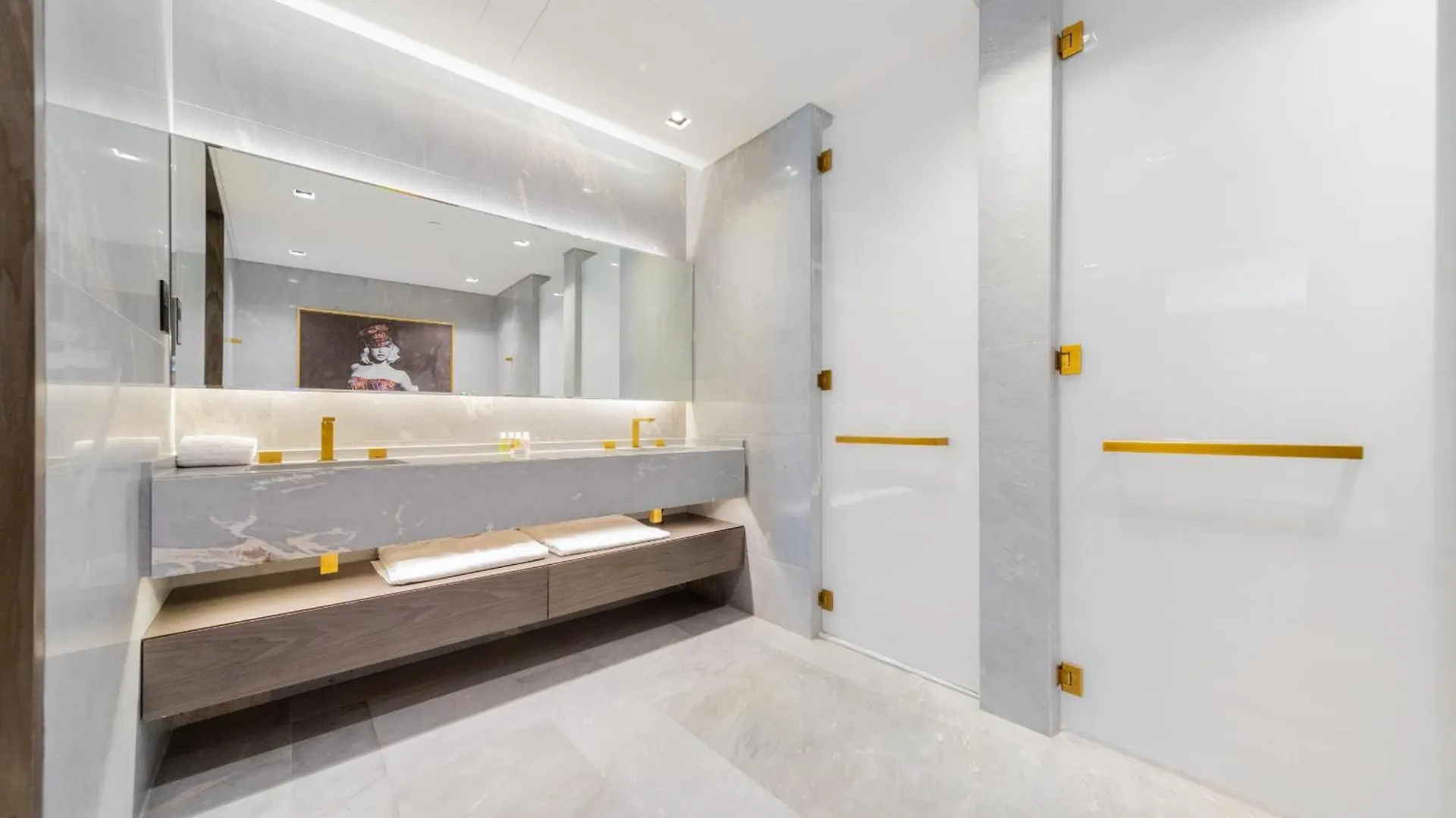 Superluxury Apartment In Five Palm, Pool & Beach Access Dubai