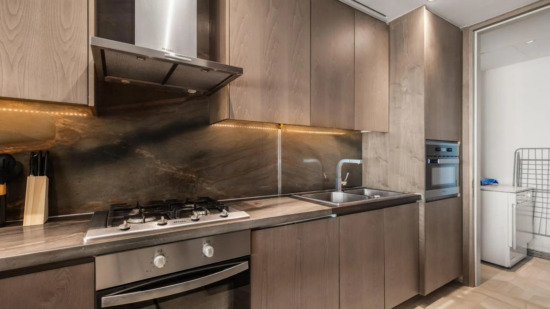 Superluxury Apartment In Five Palm, Pool & Beach Access Dubai