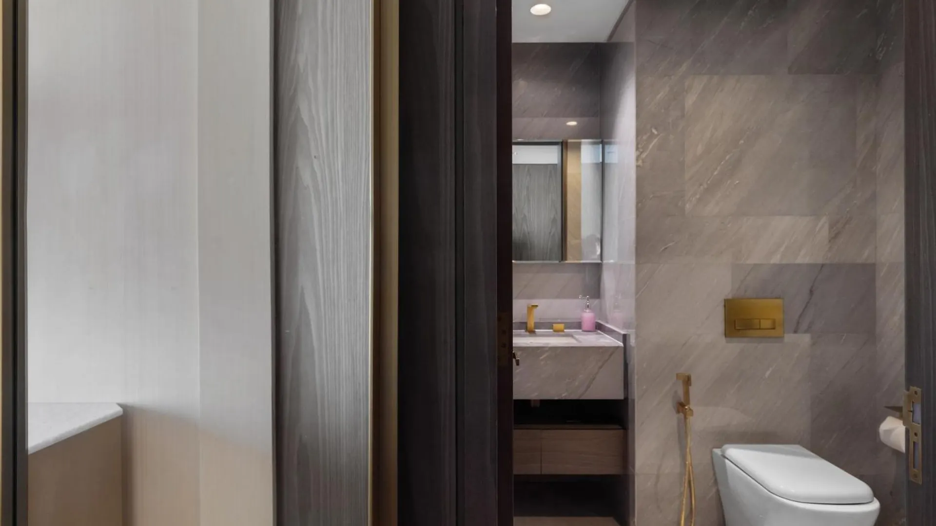 Superluxury Apartment In Five Palm, Pool & Beach Access Дубай